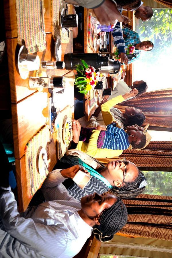 Rhino Watch Safarilodge Mweiga Exterior foto
